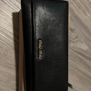 🔥SALE🔥Authentic miu miu in ver good condition